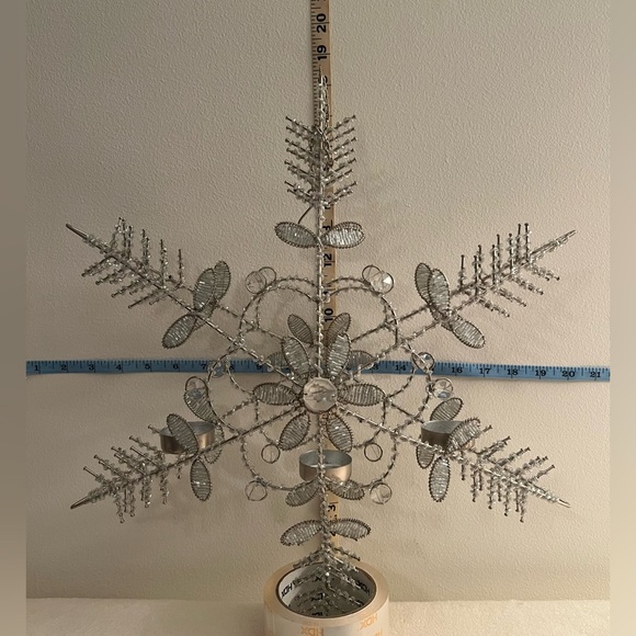 3 beautiful beaded hanging snowflake tea-light candle holders - Picture 2 of 2